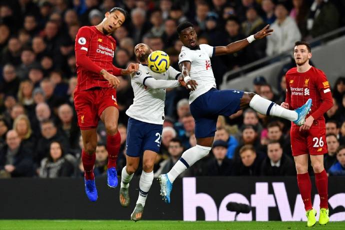 关于巴黎圣日耳曼大胜利物浦，赢得关键战役的信息