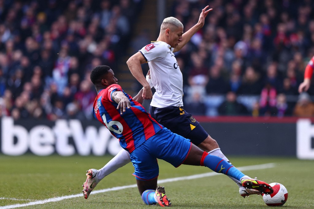 水晶宫遇上翻盘,斯旺西斩获三分的简单介绍 水晶宫遇上翻盘,斯旺西斩获三分的简单介绍