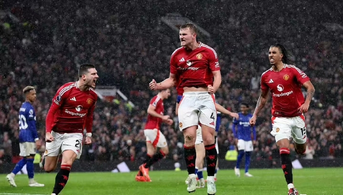 九游体育官网入口-利物浦客场惊险逆转，夺得三分重要胜利