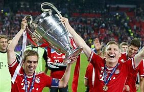 拜仁慕尼黑主席讽刺裁判,引发争议的简单介绍 拜仁慕尼黑主席讽刺裁判,引发争议的简单介绍