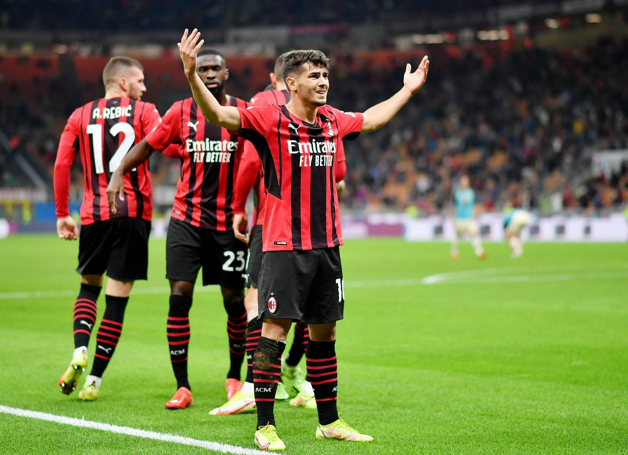 AC米兰遭遇失利，争冠形势岌岌可危