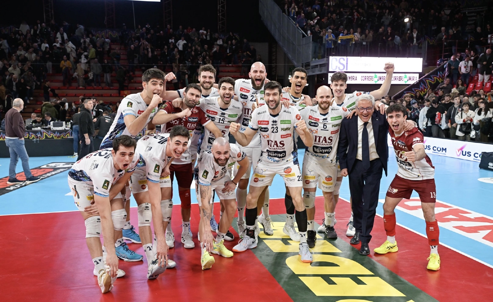 -以色列男子排球队员精彩发挥，击溃对手