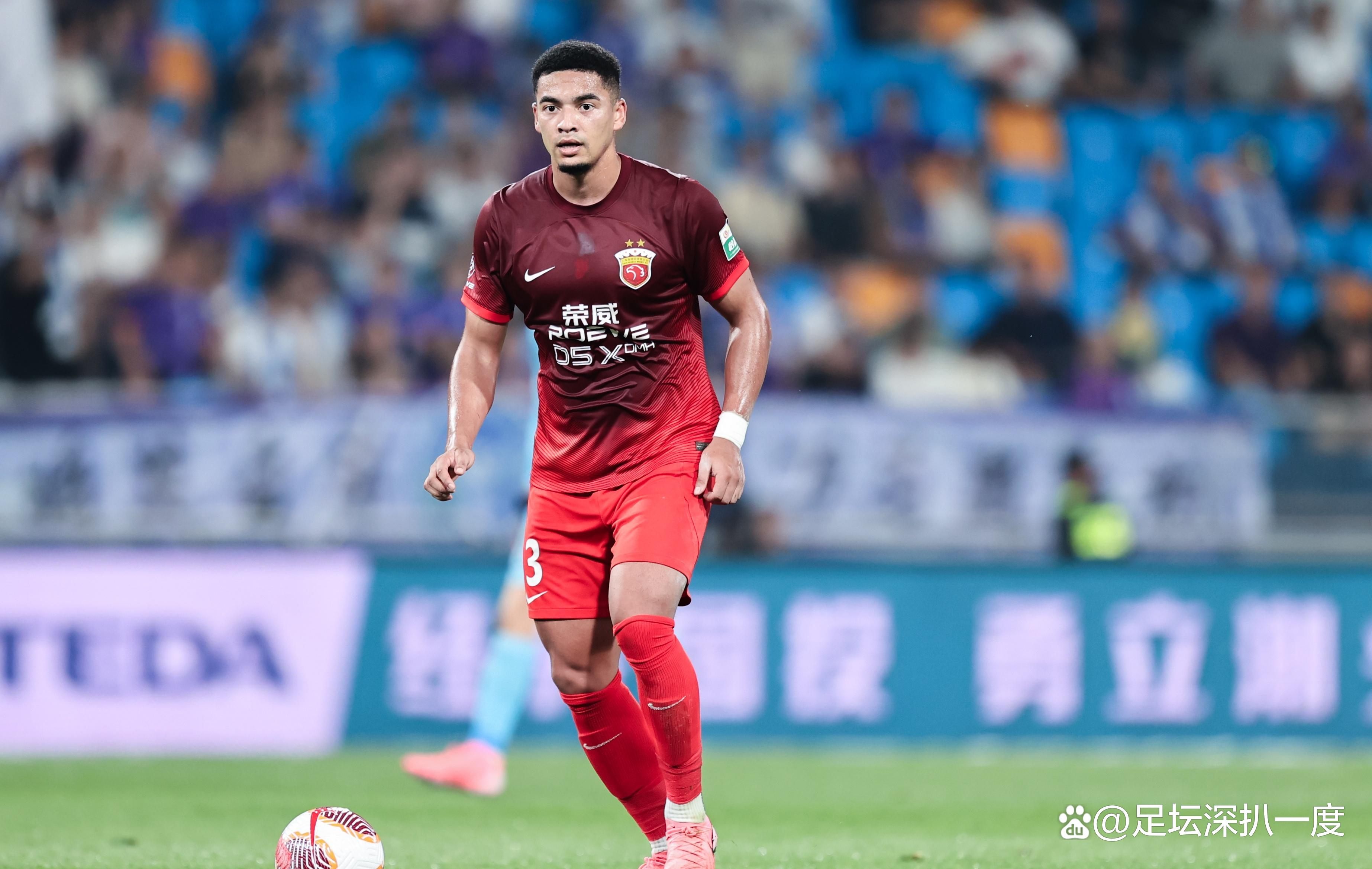 比赛中的胜负悬念,让球迷们屏息以待 比赛中的胜负悬念,让球迷们屏息以待