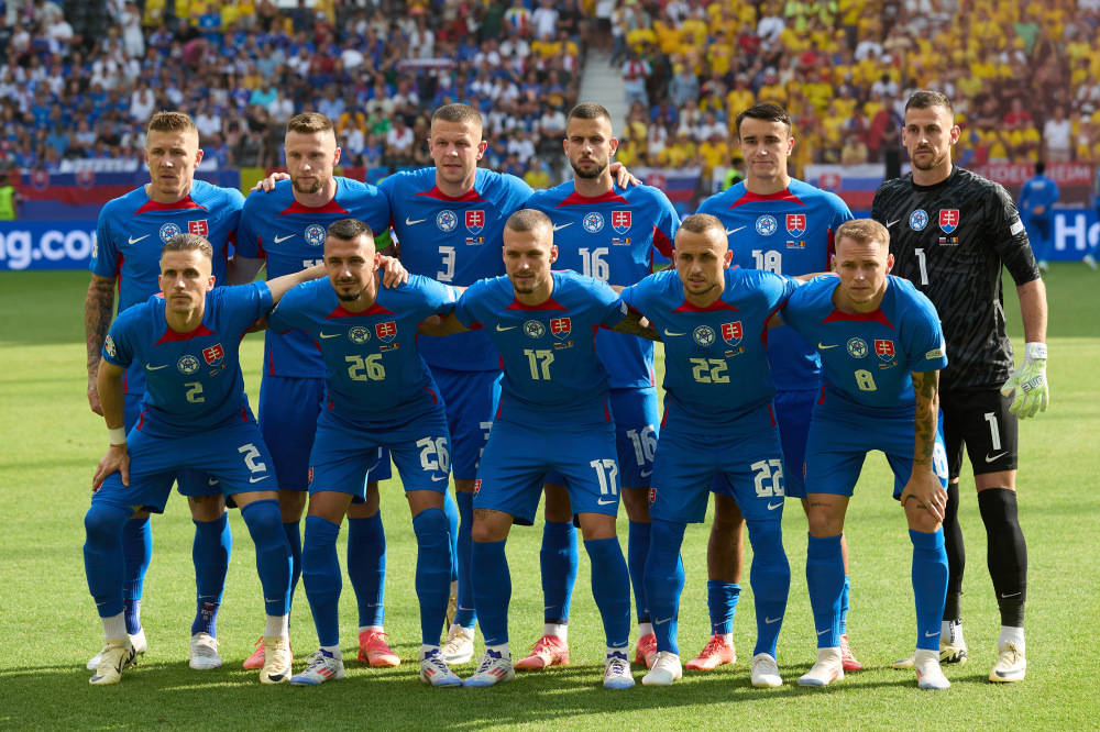 九游体育在线-斯洛伐克队小胜对手，重回晋级赛道