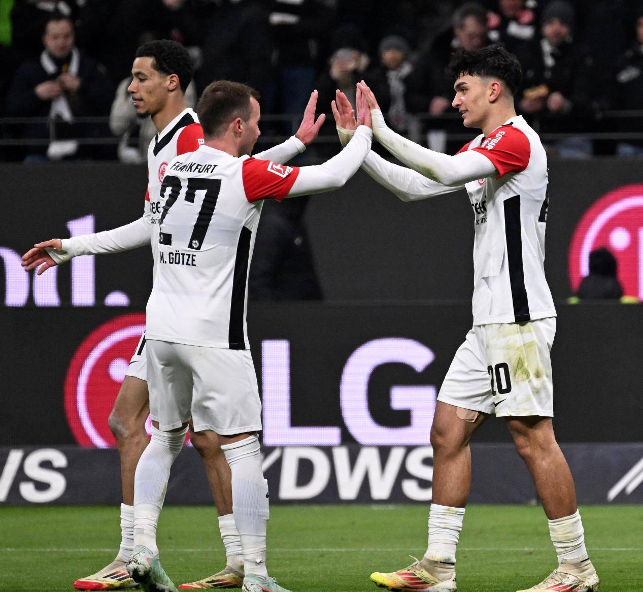 九游体育网页版登录入口-法兰克福队实现大胜，小组出线形势大好的简单介绍