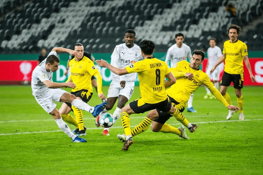 沙尔克主场失利,连续两轮遭遇颓势的简单介绍 沙尔克主场失利,连续两轮遭遇颓势的简单介绍