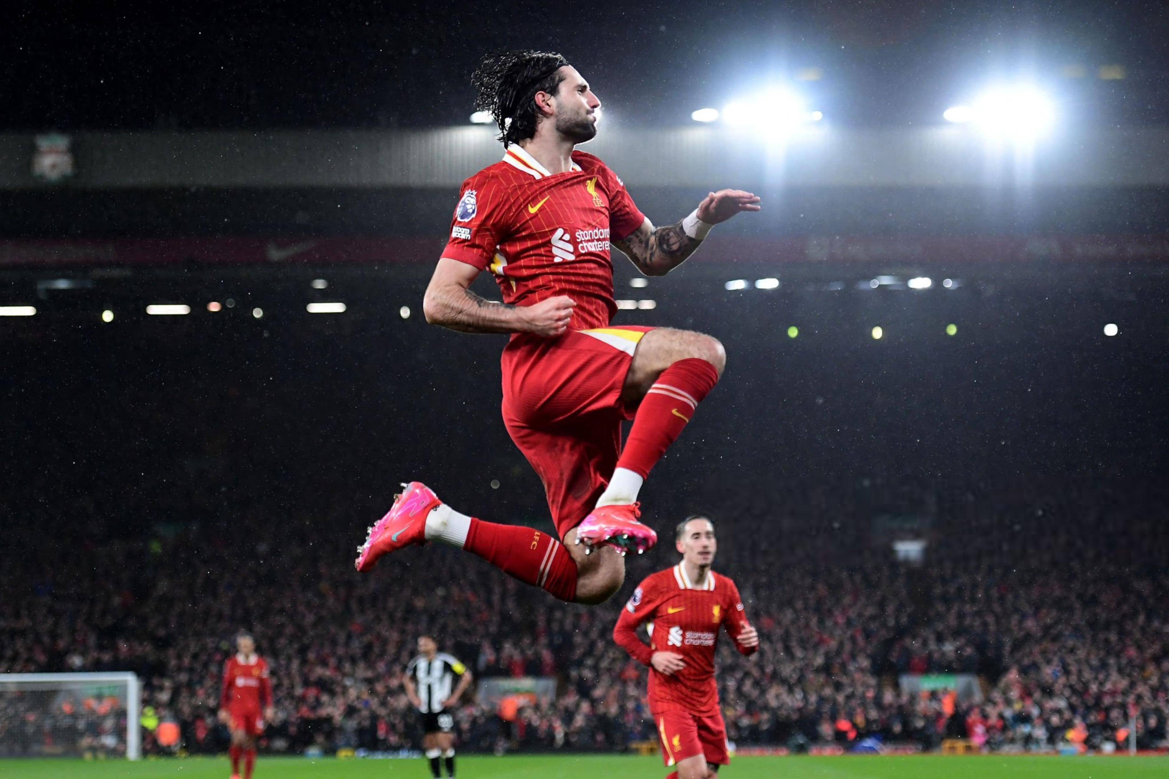 九游体育app-利物浦备战对阵纽卡斯尔联，谁能笑到最后？