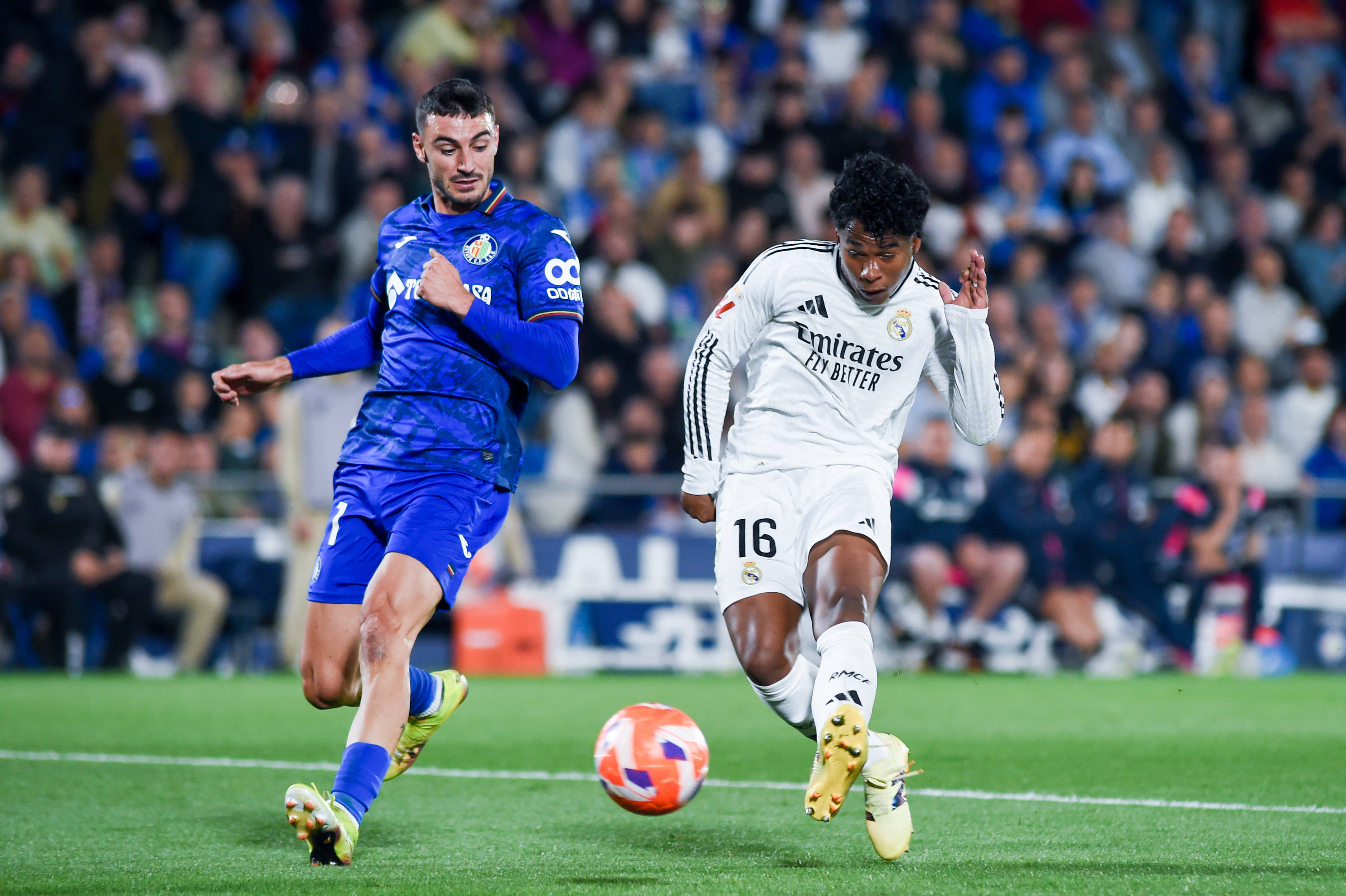 赫塔菲球员贡献进球，帮助球队赢得比赛