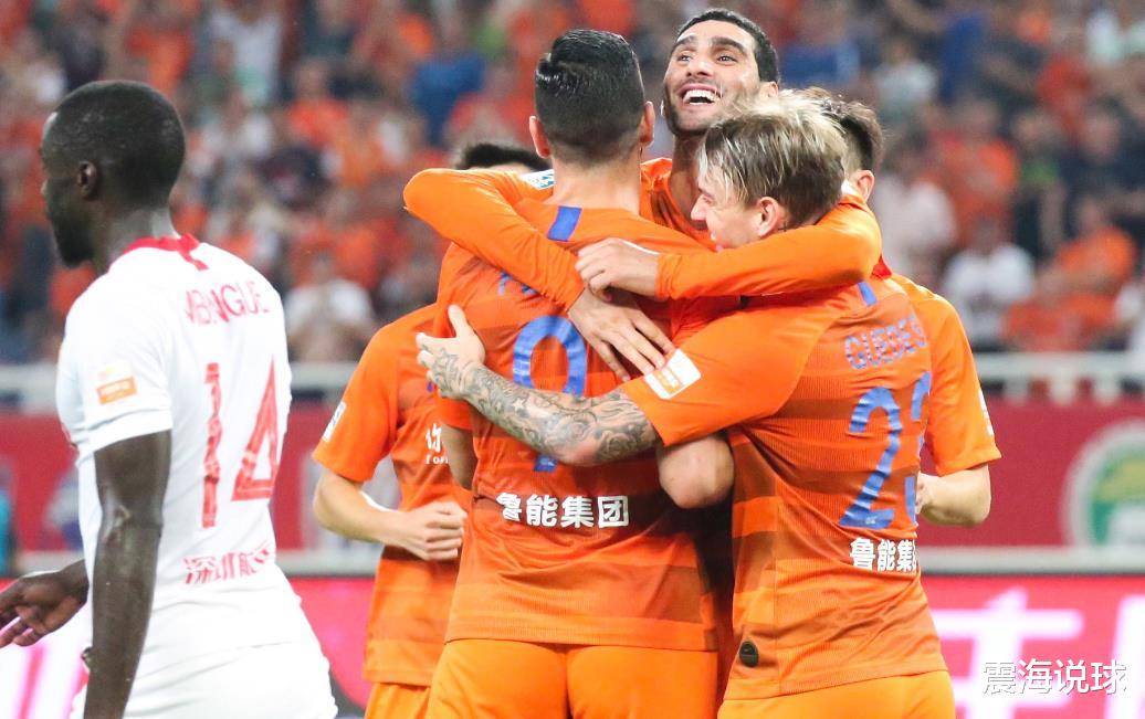 -一名球员在紧要关头挺身而出，带领球队夺得胜利