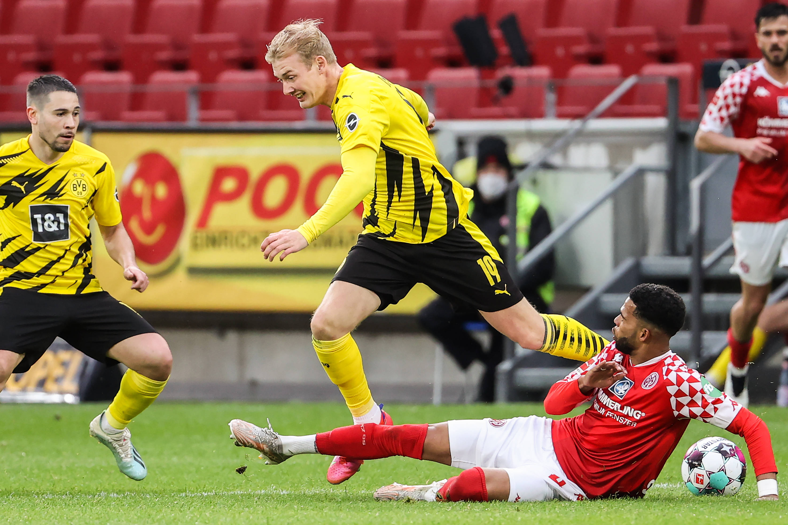 九游体育官方登录入口-关于勒沃库森客场憾负柏林联合，欧战资格渺茫的信息