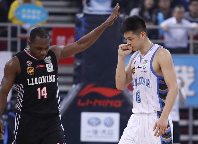 四川队客场逆转胜利,取得关键胜利 四川队客场逆转胜利,取得关键胜利