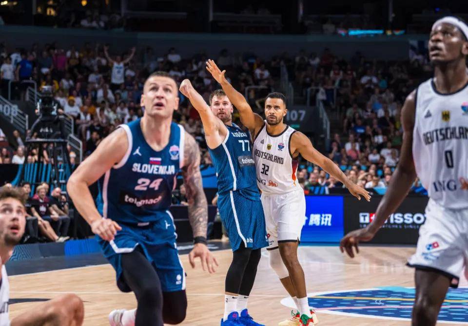 包含全球篮球巨星齐聚欧洲联赛,赛事备受瞩目的词条 包含全球篮球巨星齐聚欧洲联赛,赛事备受瞩目的词条