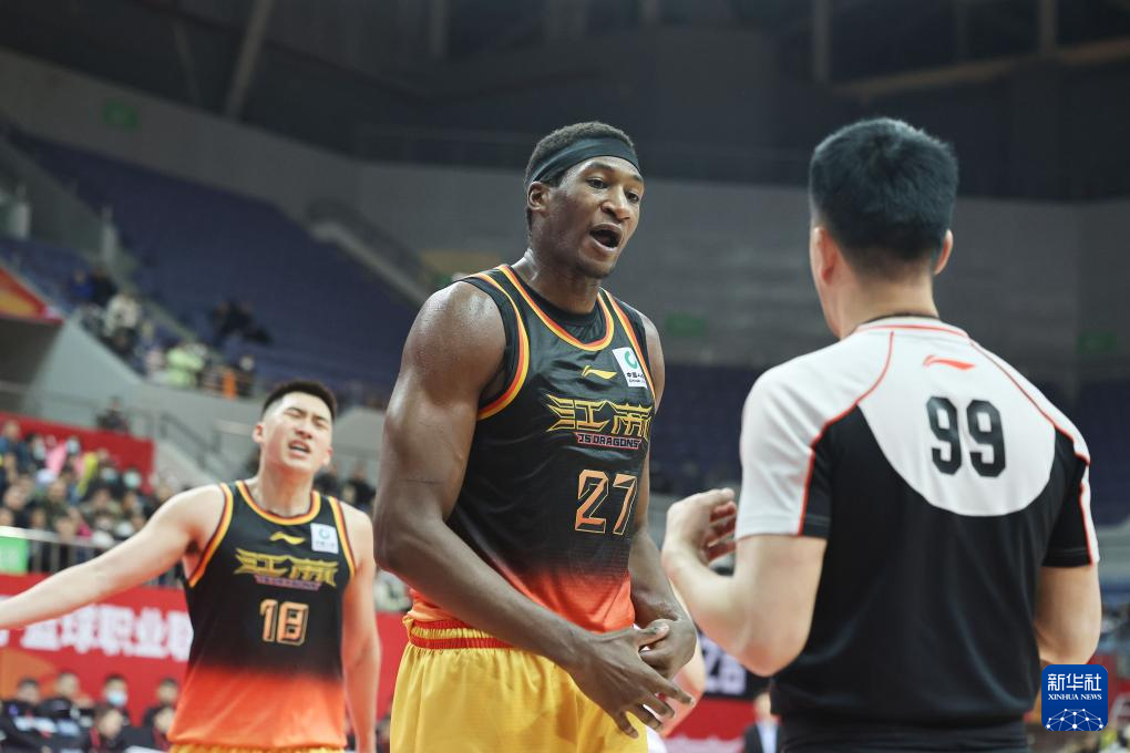 九游体育-江苏队突破重围，成功击败对手