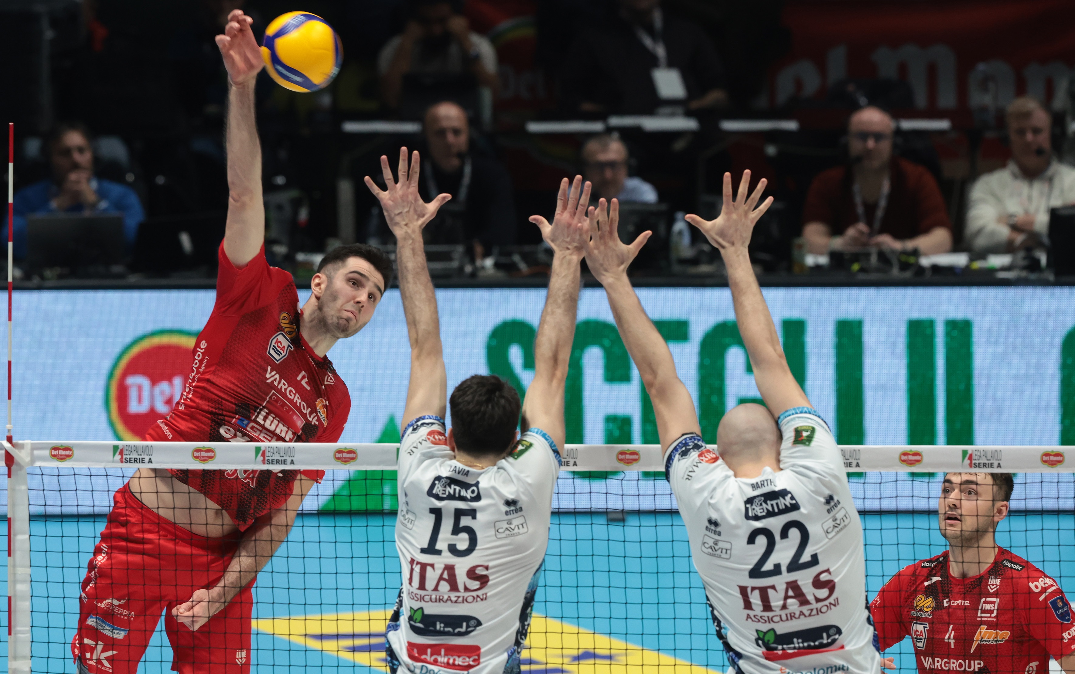 九游体育网页版入口-包含比利时力克意大利晋级，意大利球迷沮丧离场的词条