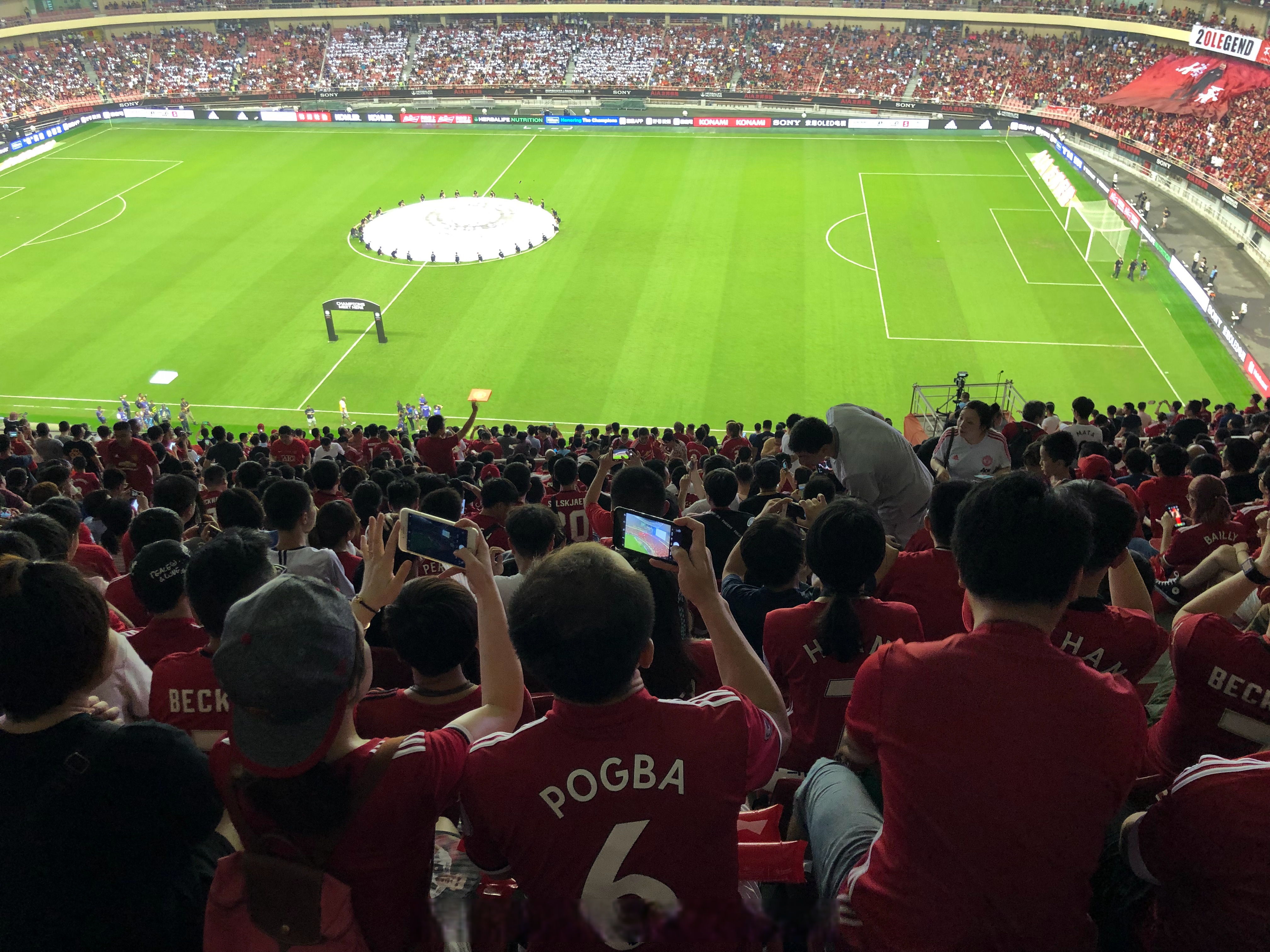 马赛后卫表现抢眼,助球队取得胜利的简单介绍 马赛后卫表现抢眼,助球队取得胜利的简单介绍