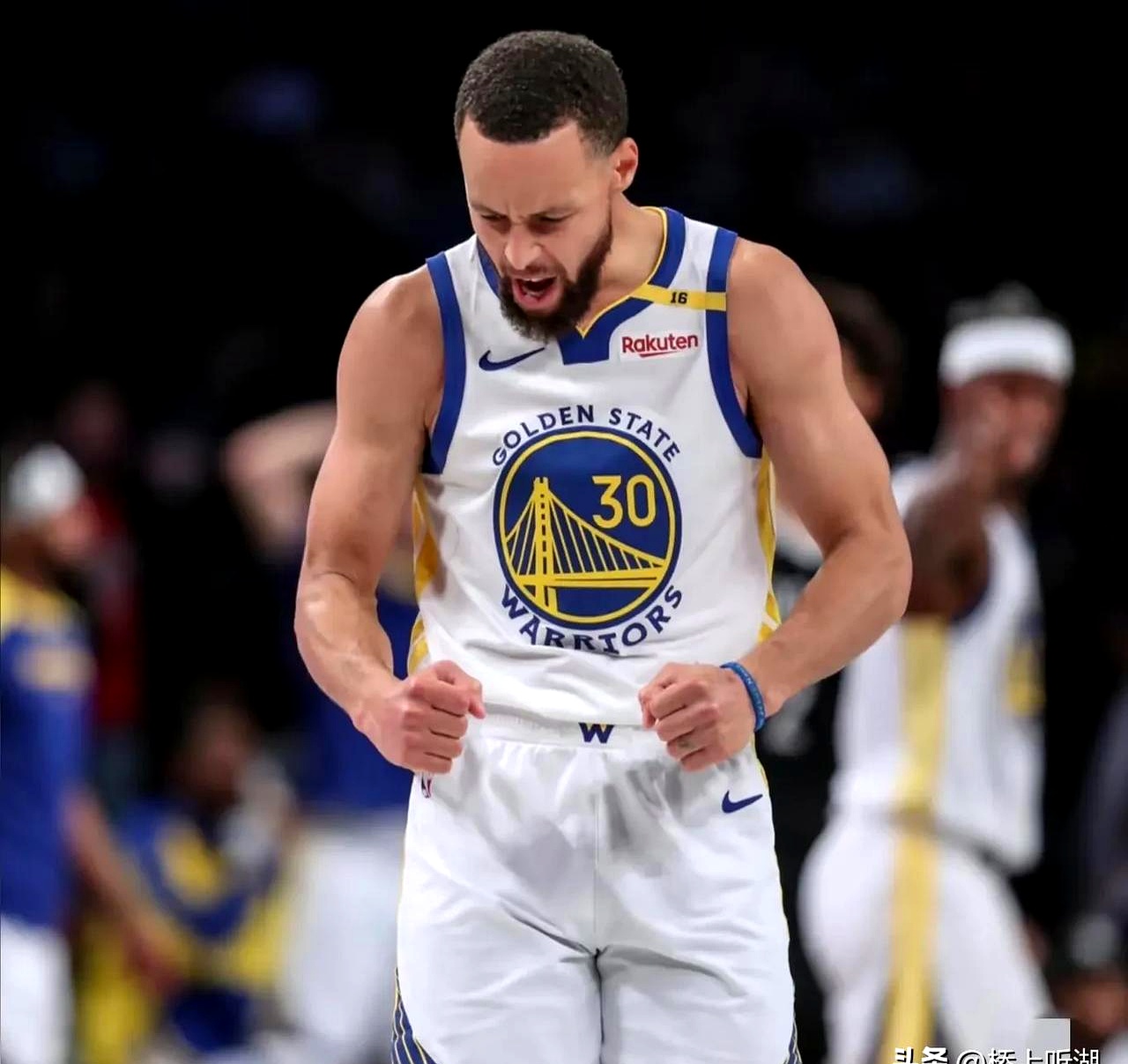 勇士遭遇惨败,库里努力无法改变局势 勇士遭遇惨败,库里努力无法改变局势
