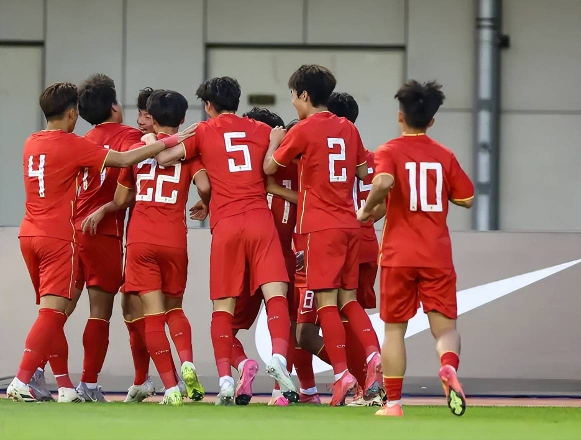 包含澳大利亚队伍取得连续胜利，冲向冠军的词条