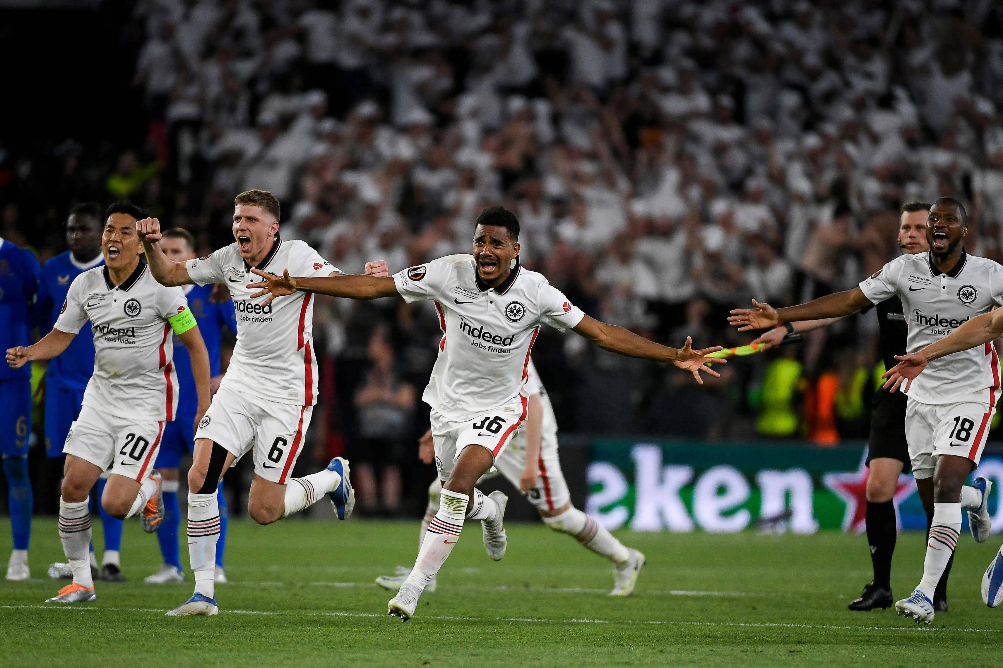 九游体育app-阿贾克斯再度出色，晋级欧冠淘汰赛