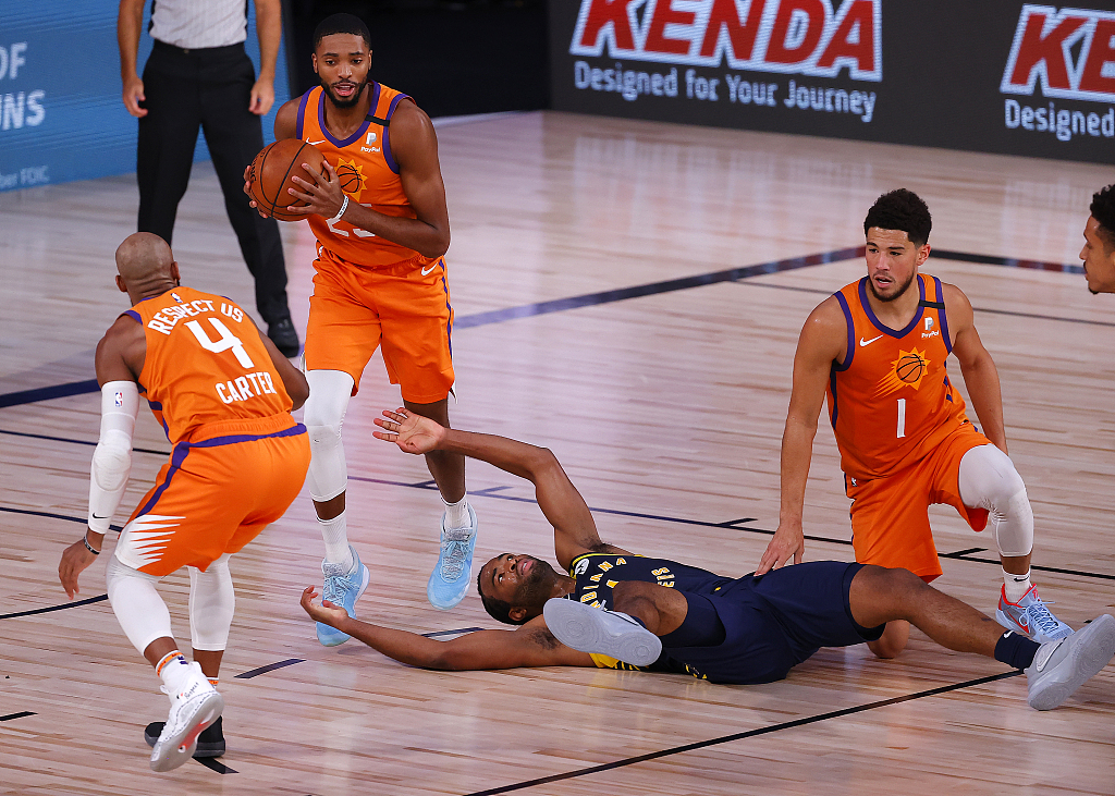 九游体育-雄鹿成功逆转骑士，继续保持不败