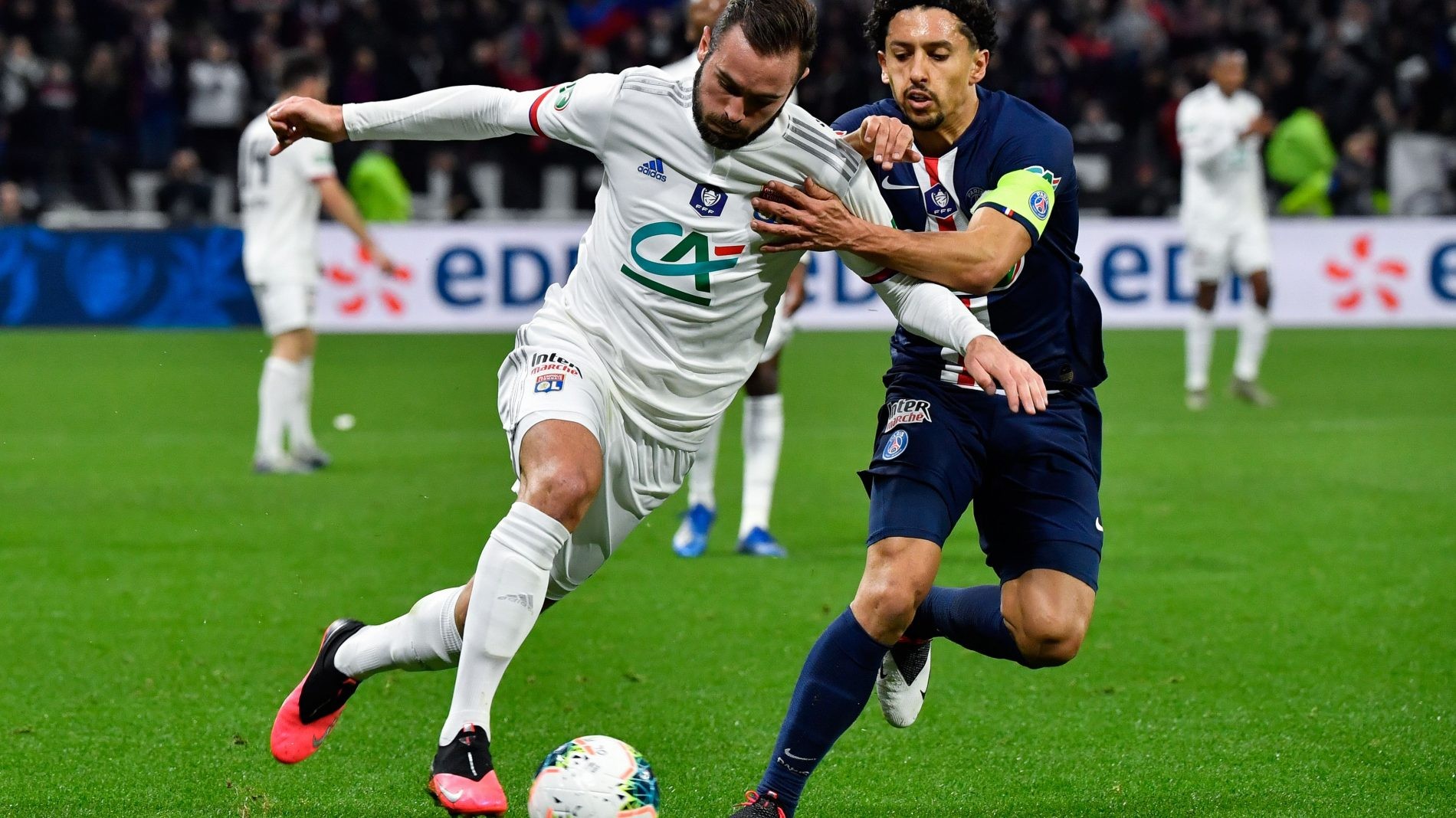 包含柏林赫塔客场逆转取胜，继续追赶争夺欧战资格的词条