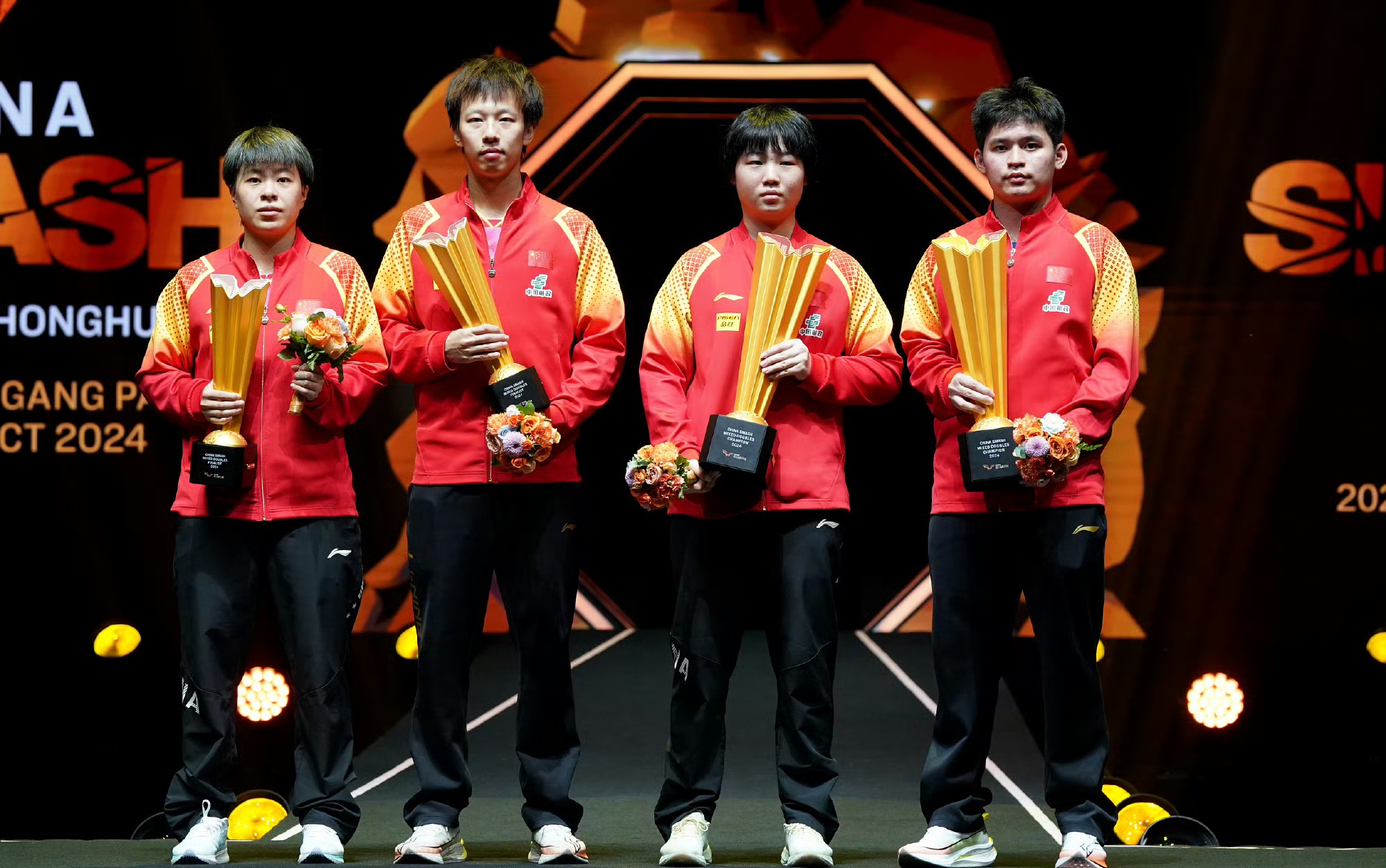 大放异彩的表现，男队员团体夺冠的简单介绍