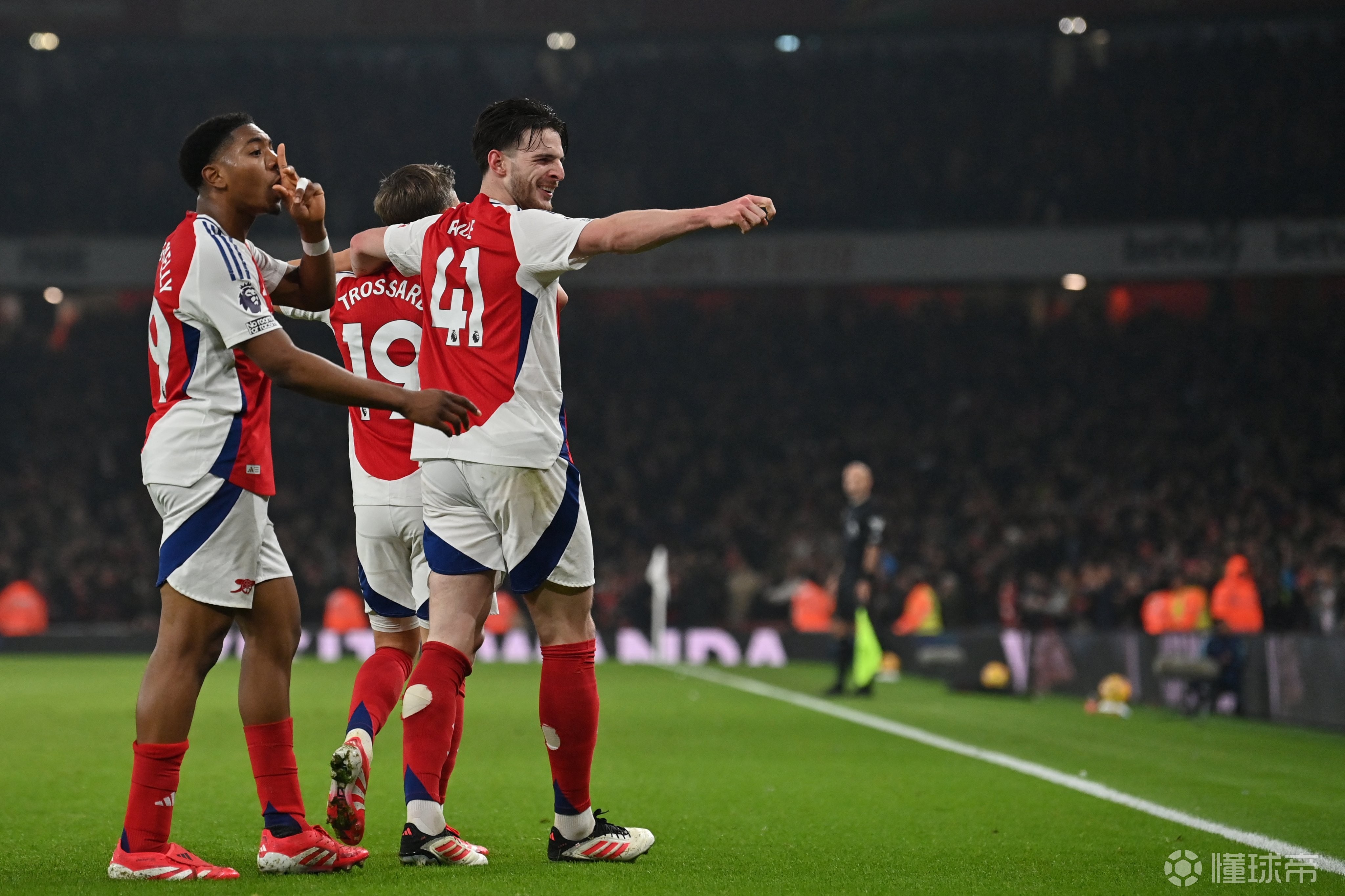 阿森纳主场力克对手,晋级淘汰赛 阿森纳主场力克对手,晋级淘汰赛