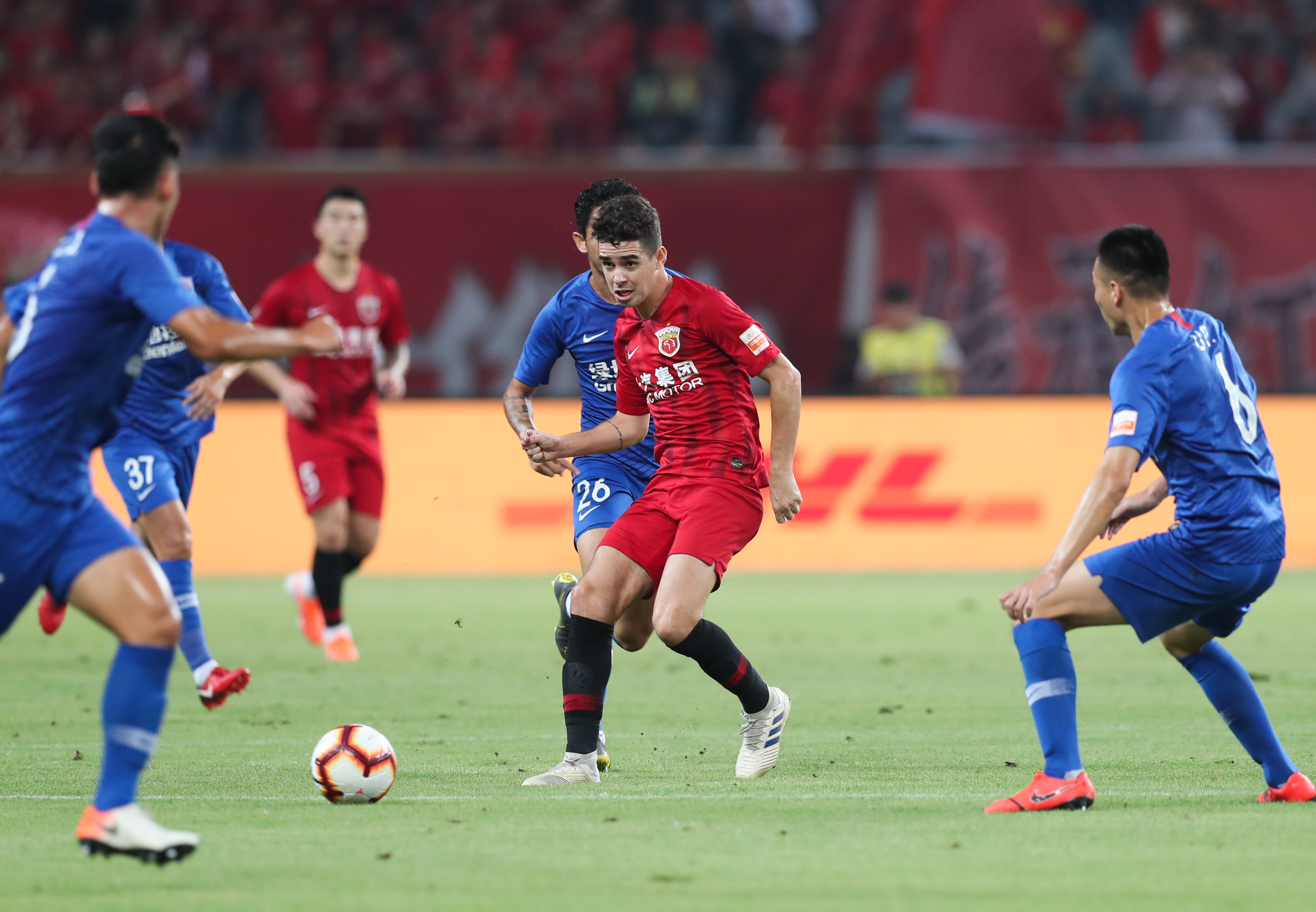 上海上港迎战广州富力，备战备受瞩目的简单介绍